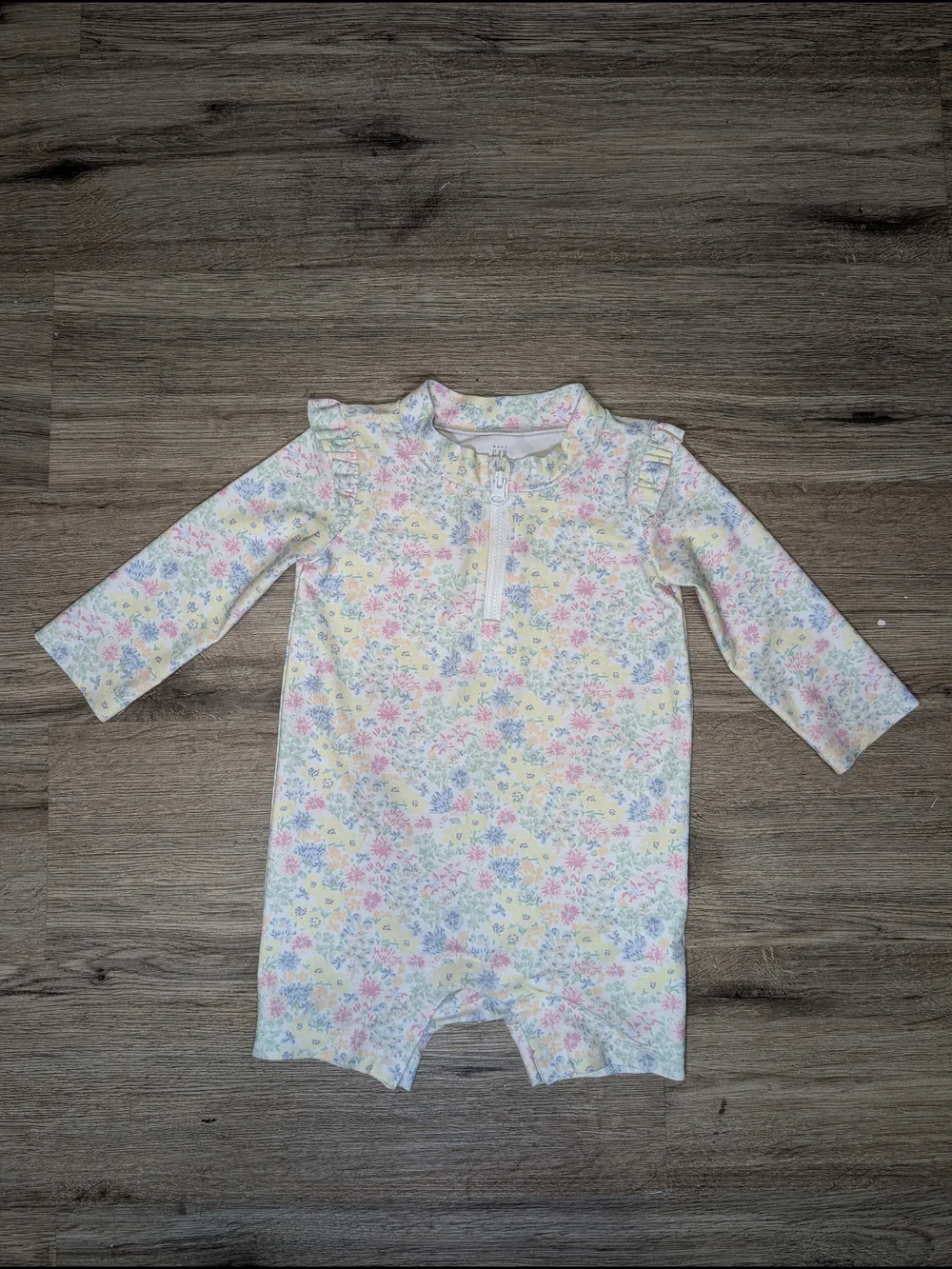 GAP Baby Girl Floral Long Sleeve Swim Rash Guard 6-12 Months Ruffles Pool Beach